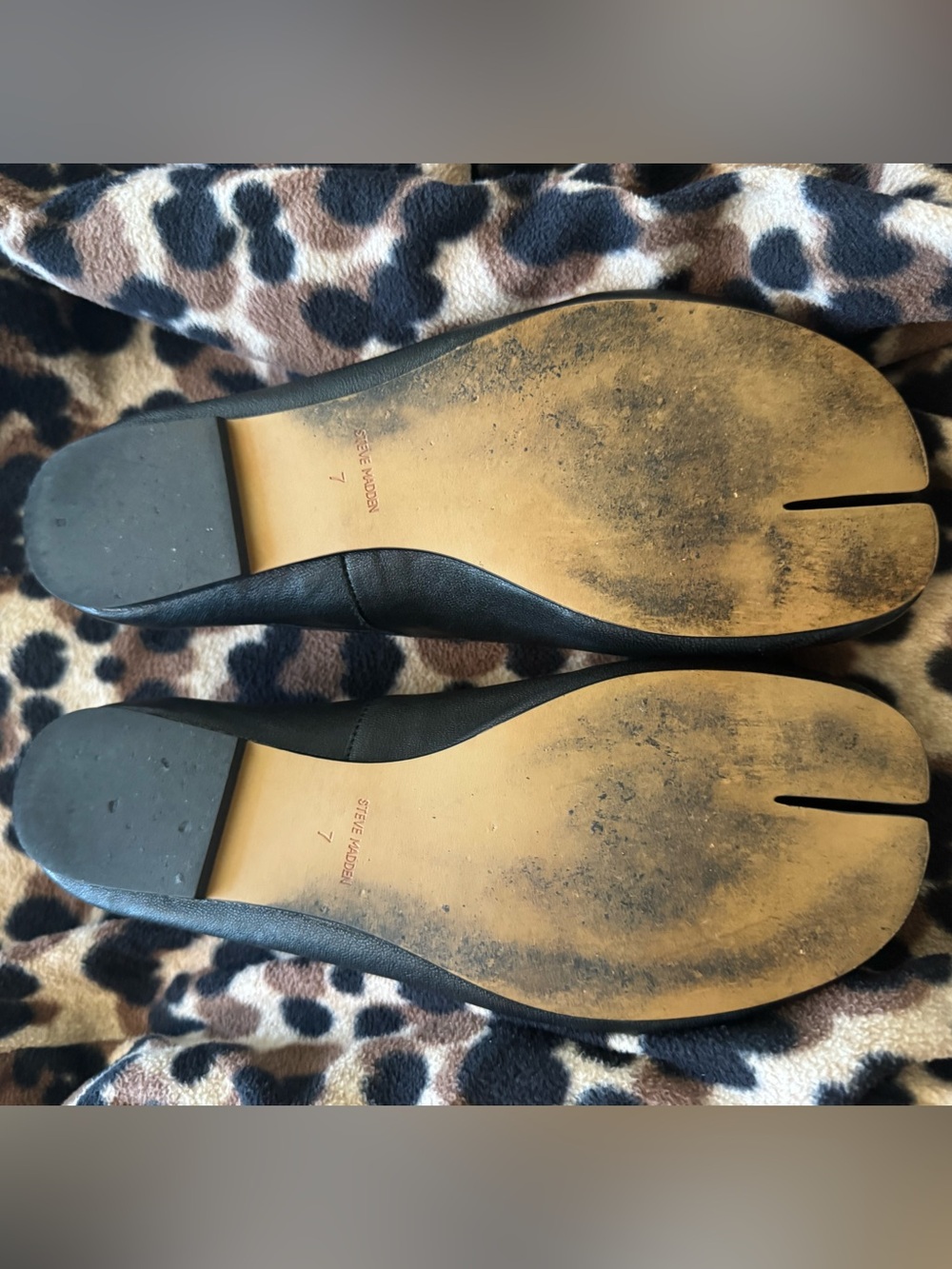 Steve Madden Black Split-Toe Flats – Size 7 - Picture 5 of 7